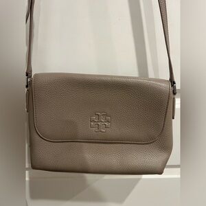 Tory Burch Thea Messenger Cross Body Bag French Gray ( Missing Tassle)